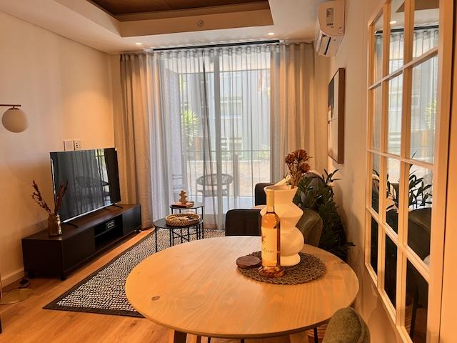 To Let 1 Bedroom Property for Rent in Sea Point Western Cape